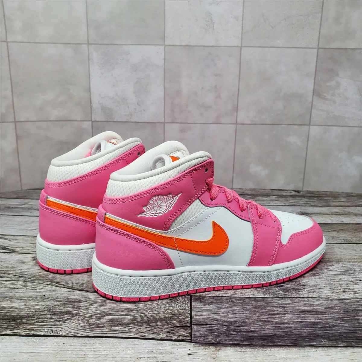 Nike shoes - Air Jordan 1 Mid GS - Pink 5