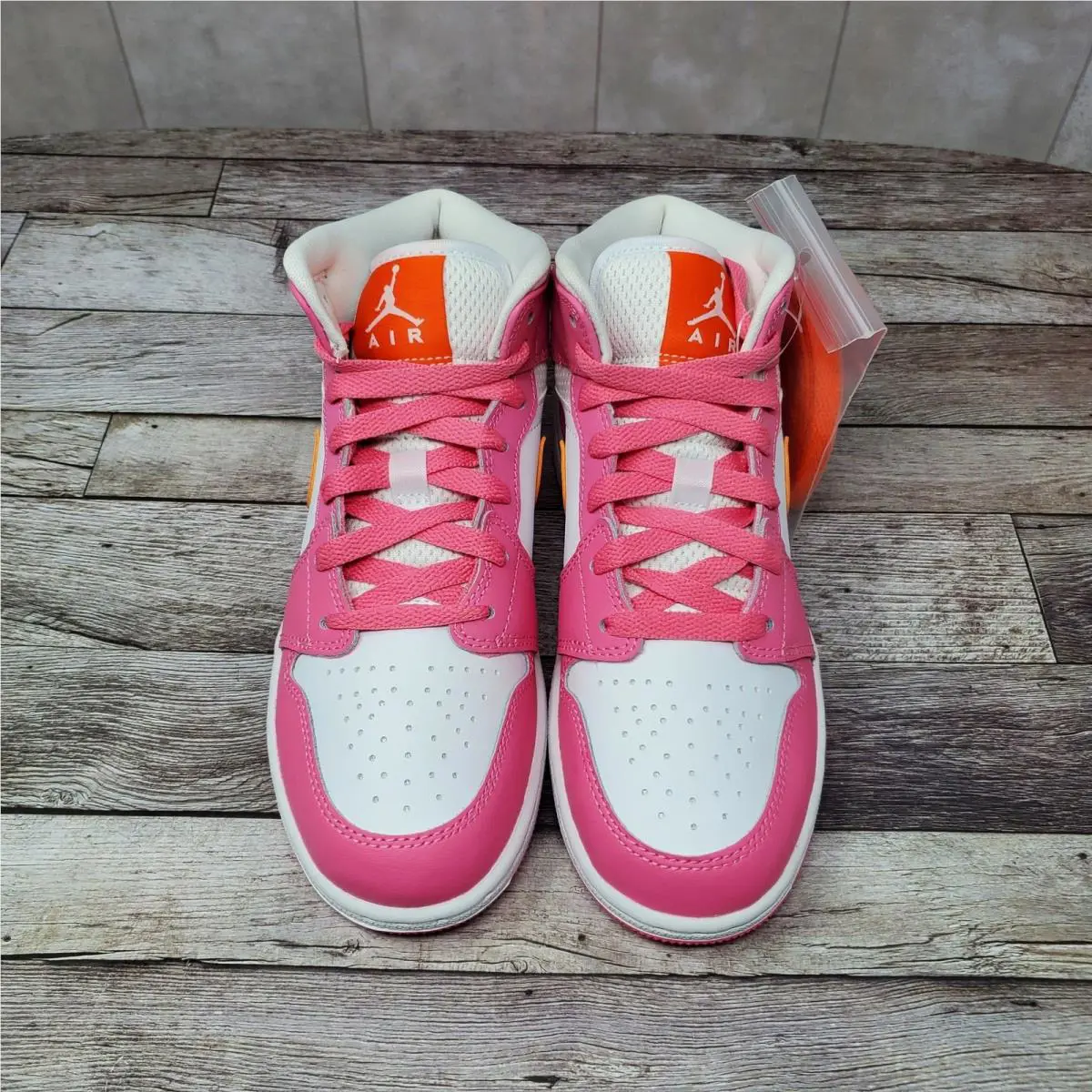 Nike shoes - Air Jordan 1 Mid GS - Pink 0