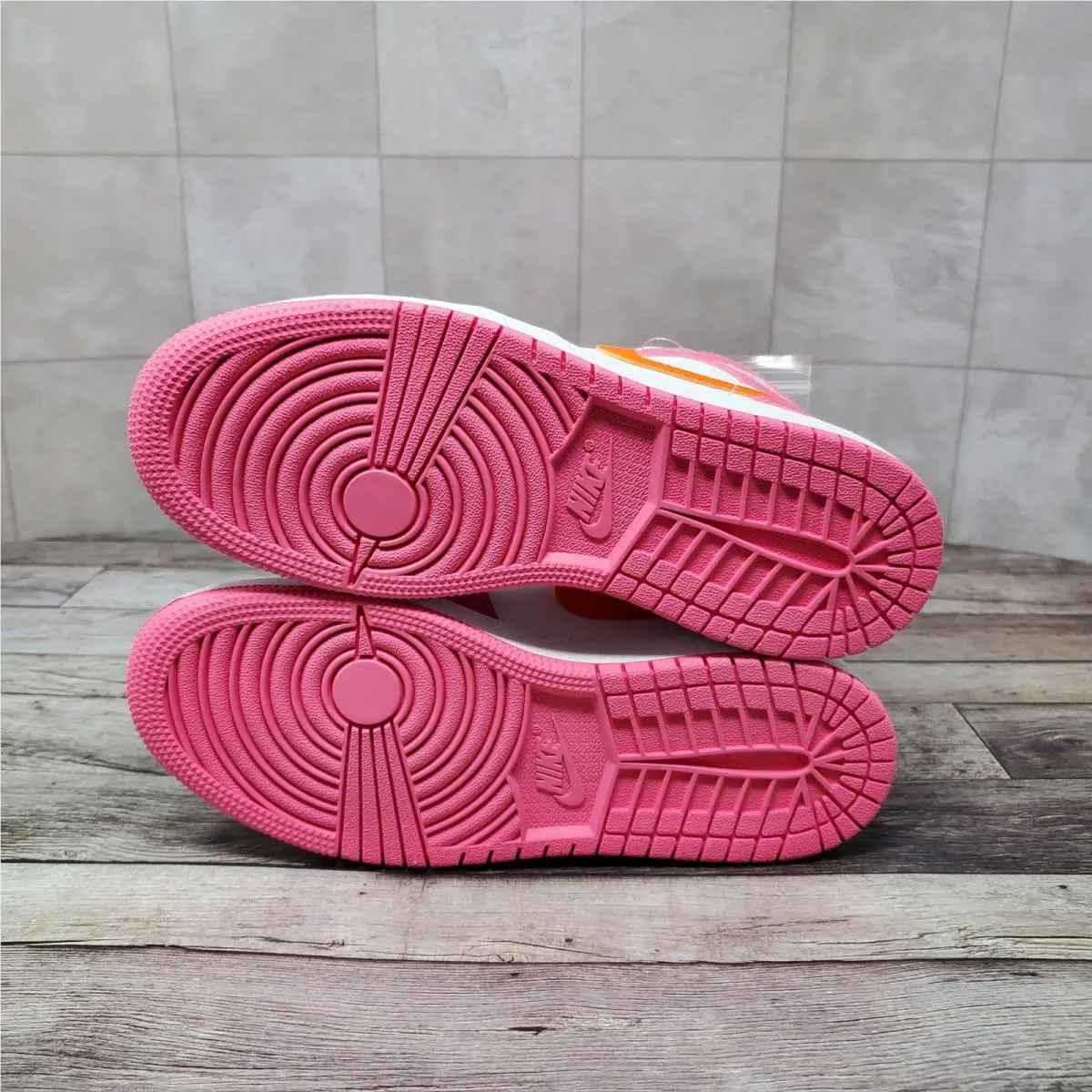 Nike shoes - Air Jordan 1 Mid GS - Pink 6