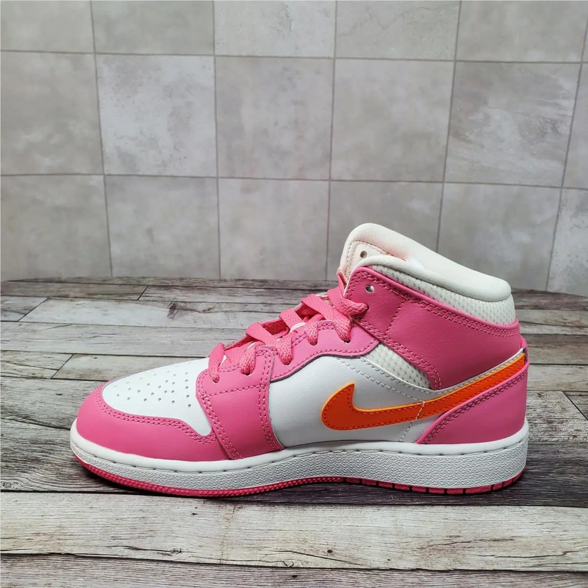 Nike shoes - Air Jordan 1 Mid GS - Pink 7