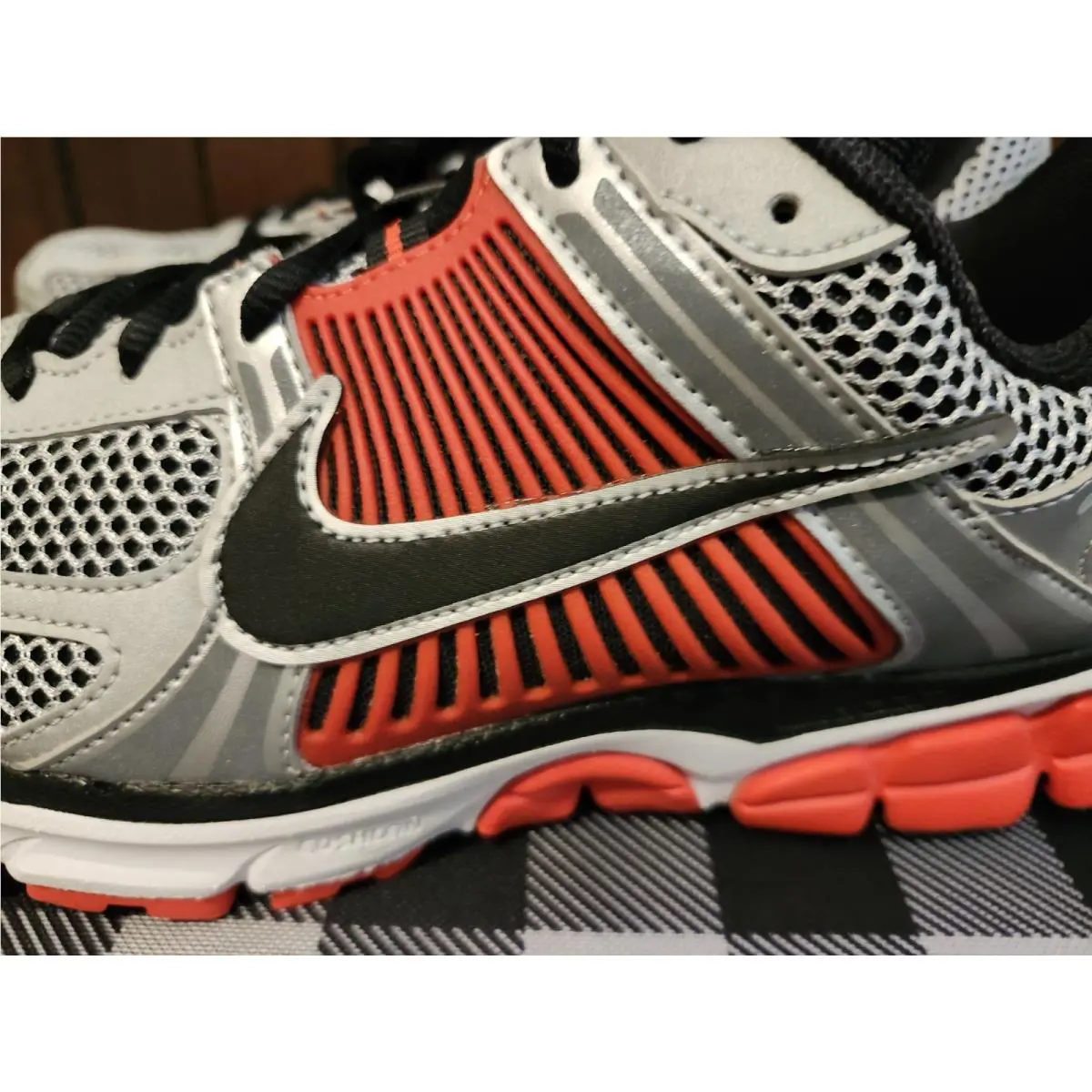 Nike shoes - Nike Zoom Vomero 5 - Zoom Vomero - metallic silver, red 1