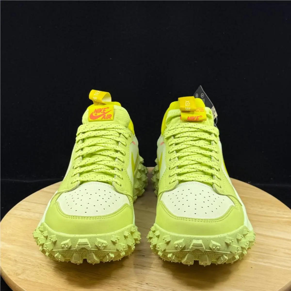 Nike shoes - Green 2
