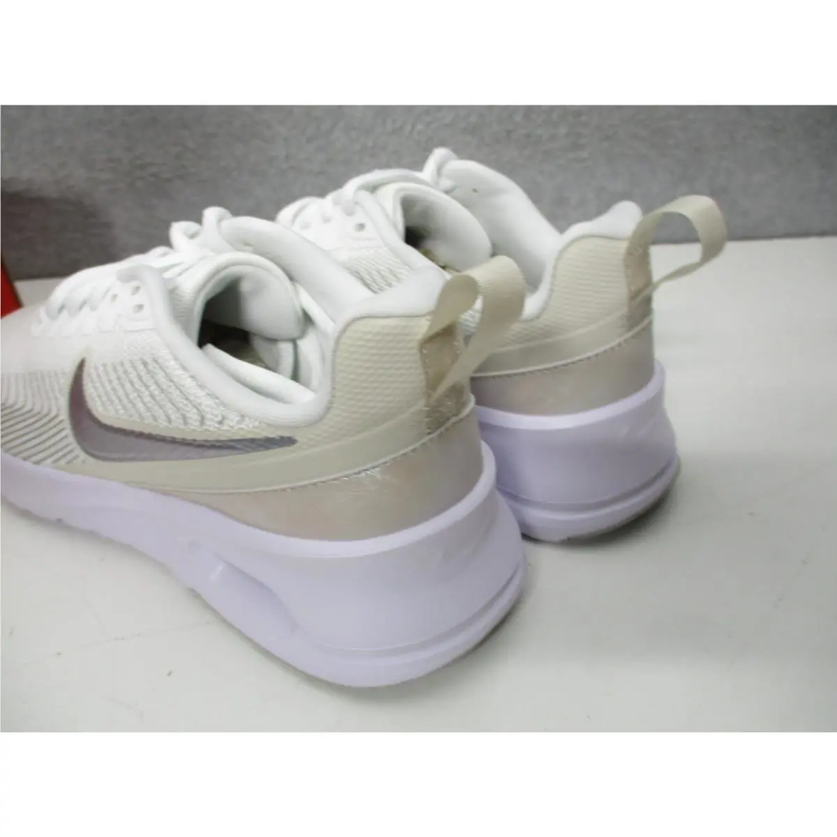 Nike shoes - Air Max Nuaxis Se - Air Max Nuaxis - White 4