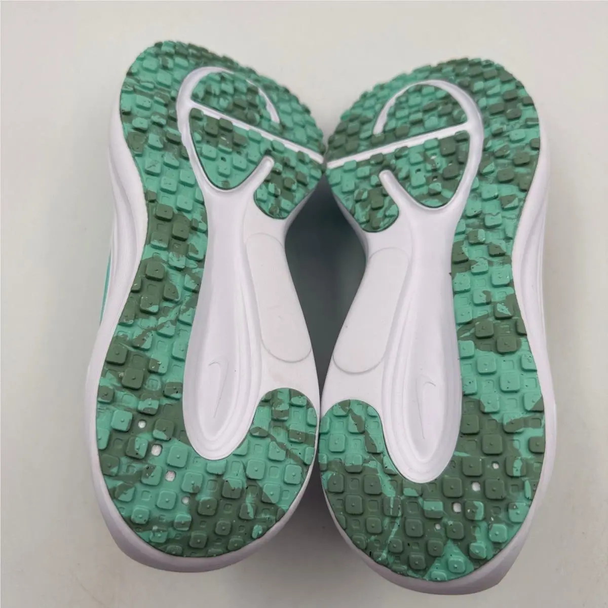 Nike shoes - Nike Revolution 8 - Revolution - Green 3