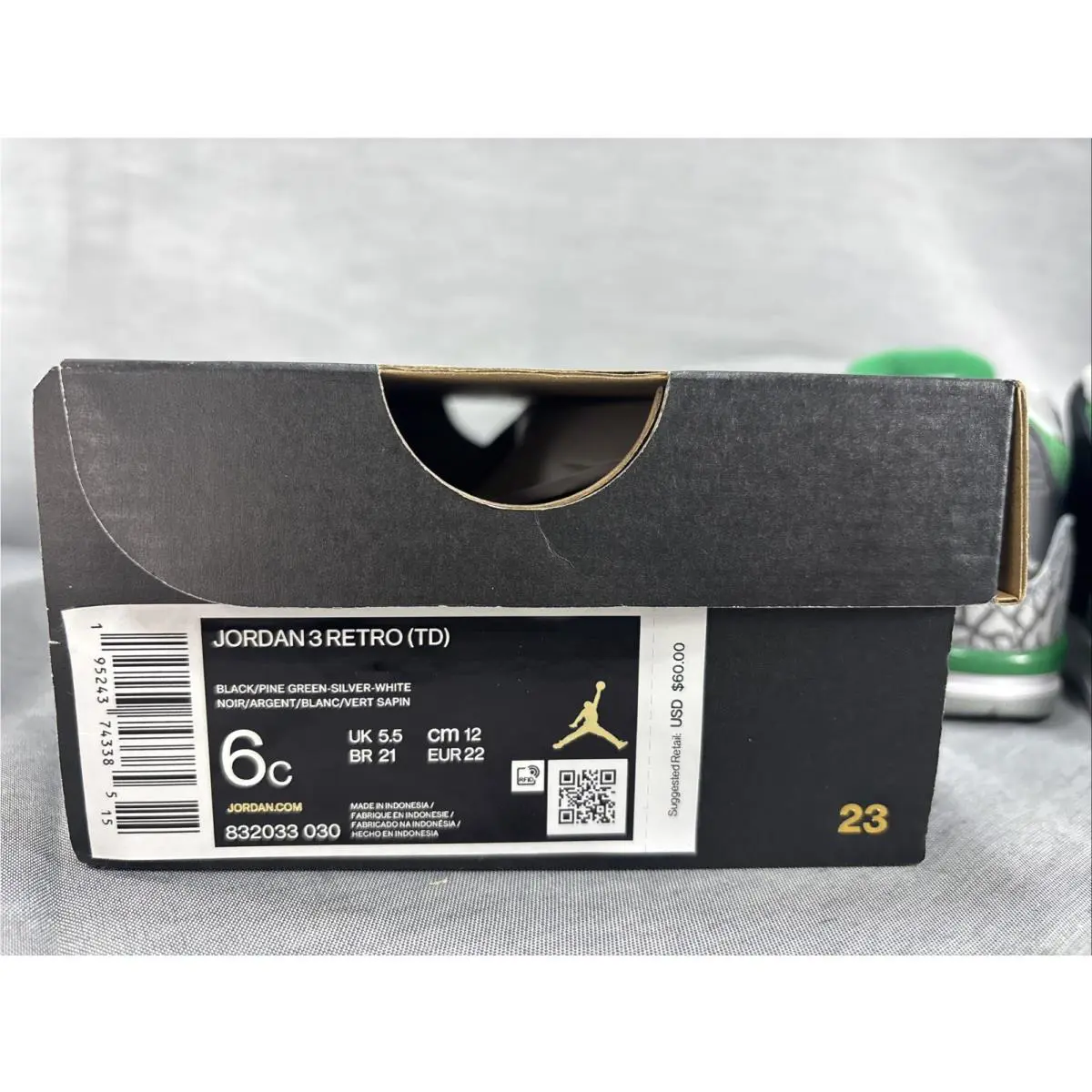 Nike shoes - Air Jordan 3 - Air - 832033-030 - Pine Green 0