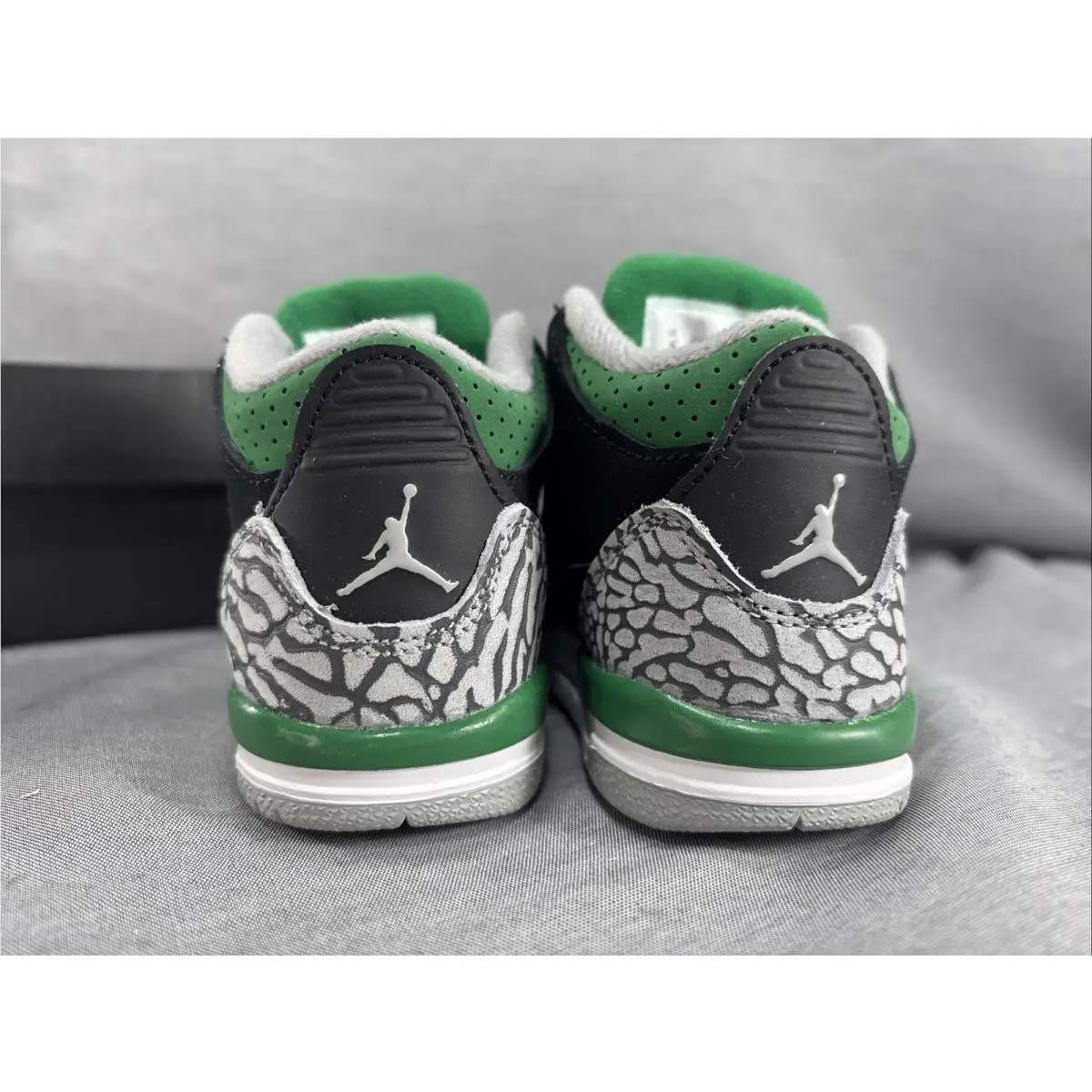 Nike shoes - Air Jordan 3 - Air - 832033-030 - Pine Green 2