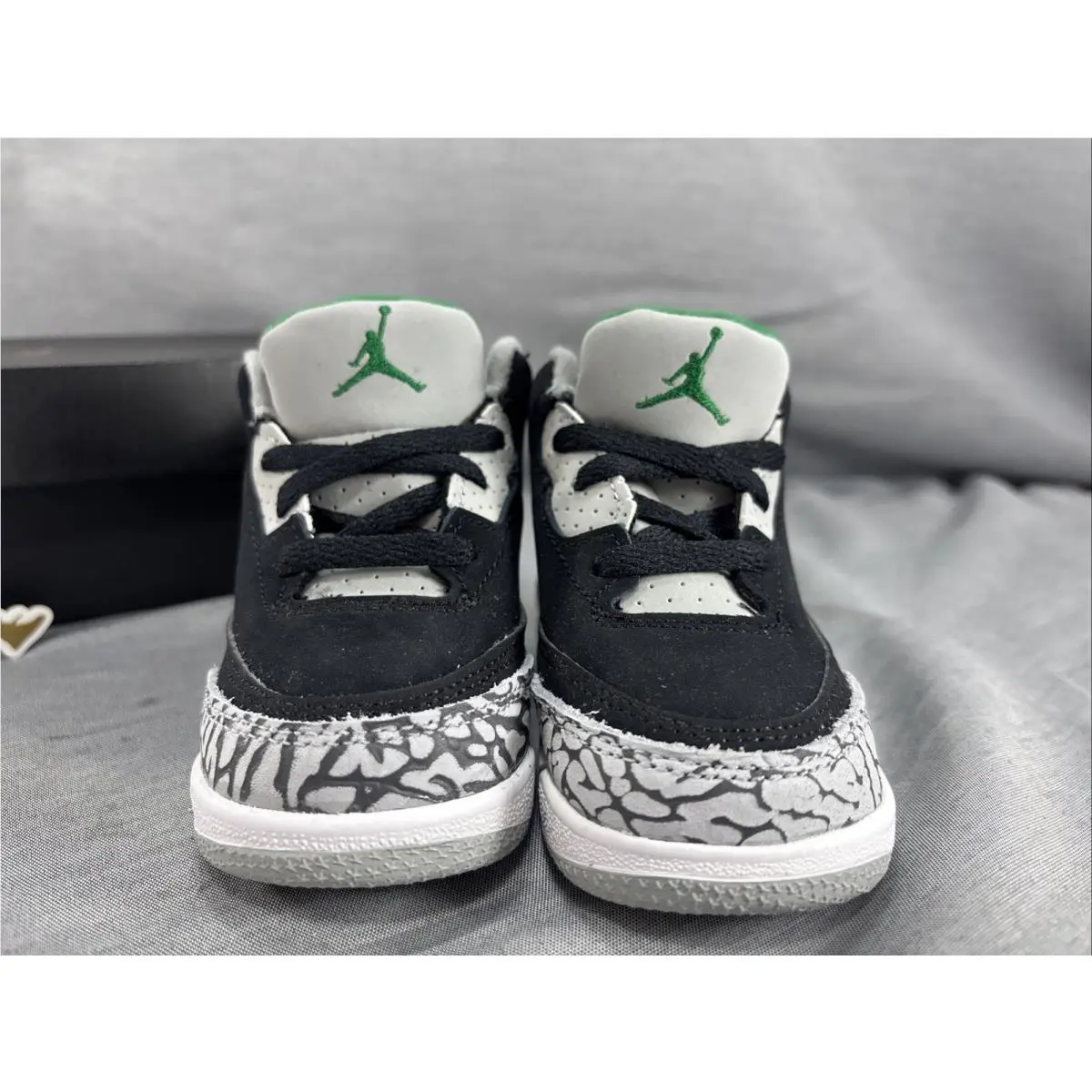 Nike shoes - Air Jordan 3 - Air - 832033-030 - Pine Green 4