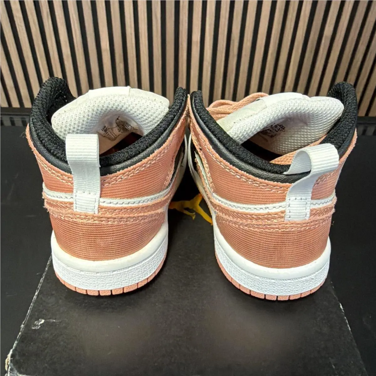 Nike shoes - Air Jordan 1 - Air - Pink 4