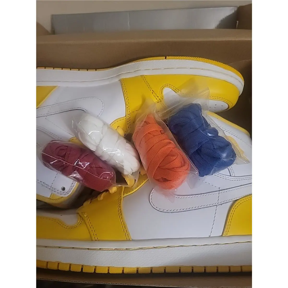 Nike shoes - Jordan 1 Mid - Mid - 332550102 - Yellow 8