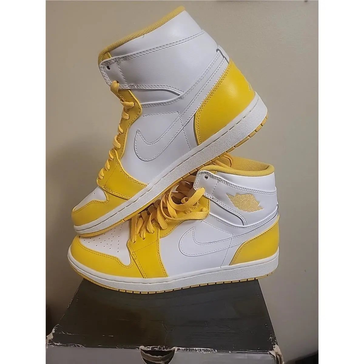 Nike shoes - Jordan 1 Mid - Mid - 332550102 - Yellow 6
