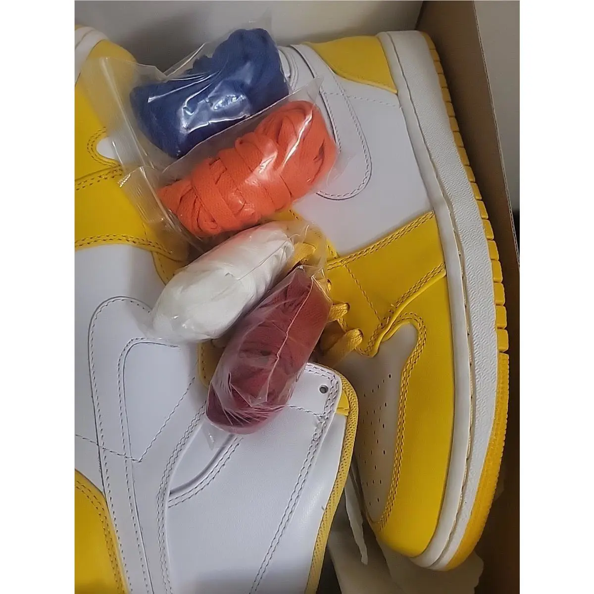 Nike shoes - Jordan 1 Mid - Mid - 332550102 - Yellow 7