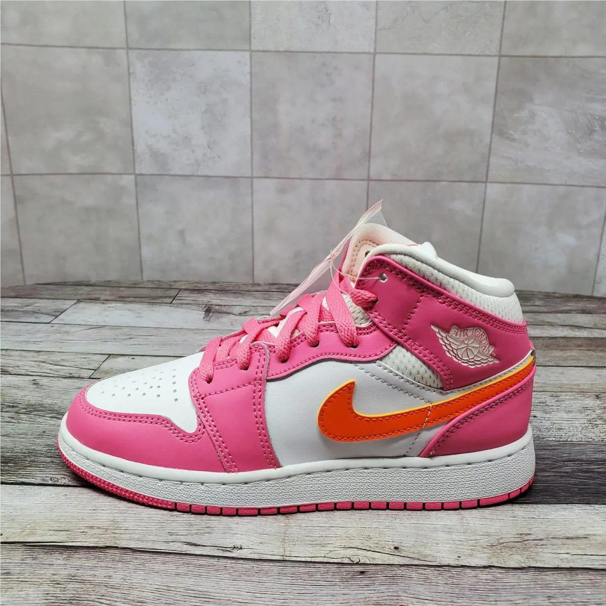 Nike shoes - Air Jordan 1 Mid GS - Pink 3