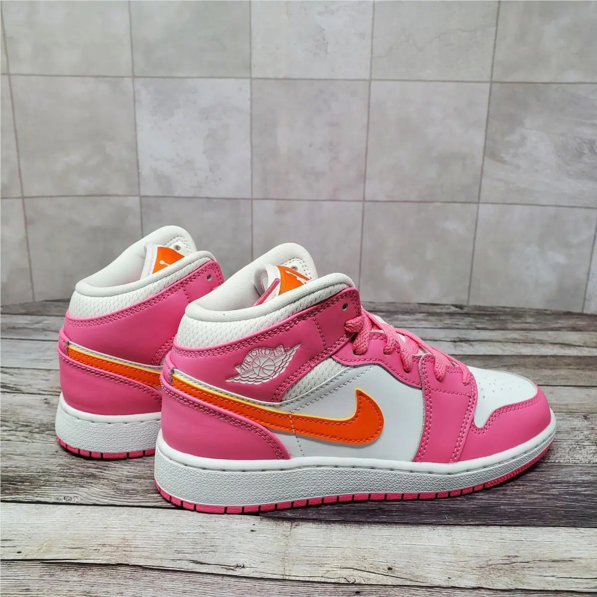 Nike shoes - Air Jordan 1 Mid GS - Pink 5