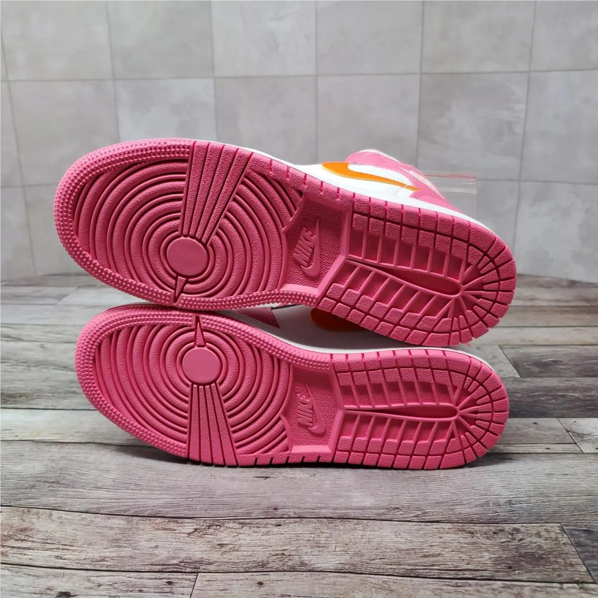 Nike shoes - Air Jordan 1 Mid GS - Pink 6