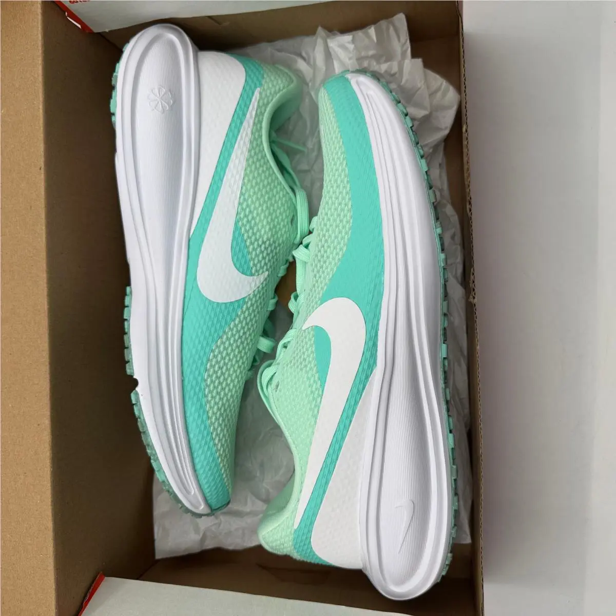 Nike shoes - Nike Revolution 8 - Revolution - Green 4