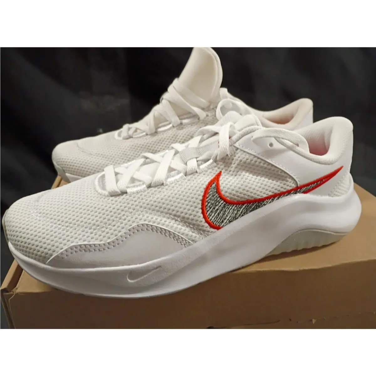 Nike shoes - Nike Legend Essential 3 - Legend Essential - White 0