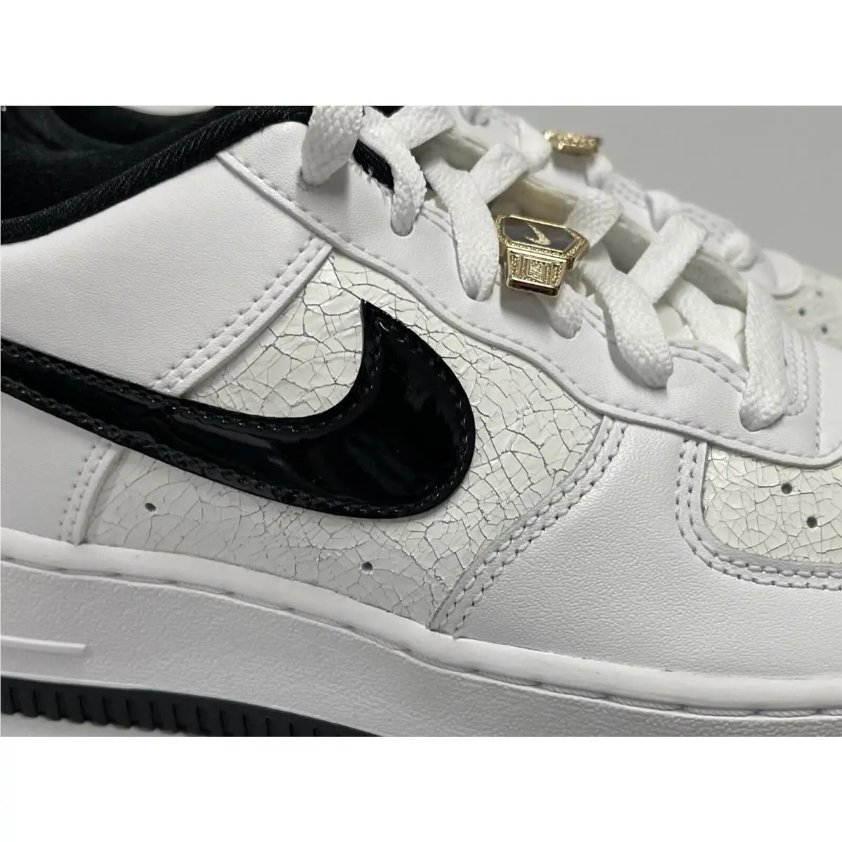 Nike shoes - NIKE AIR FORCE 1 LV8 GS WORLD CHAMP DQ0300 - WHITE / BLACK PURE PLATINUM (UPC: 196149540139) 3