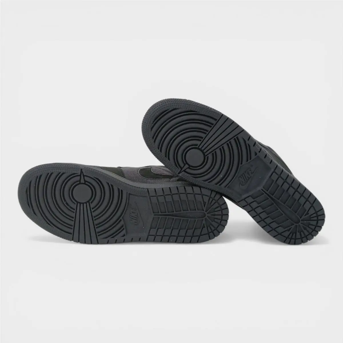 Nike shoes - As Pictured 3