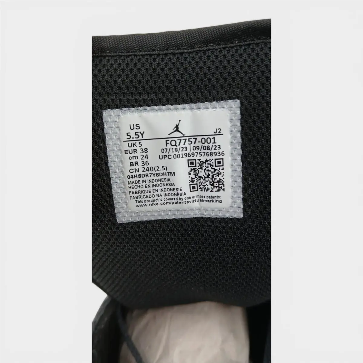 Nike shoes - As Pictured 5