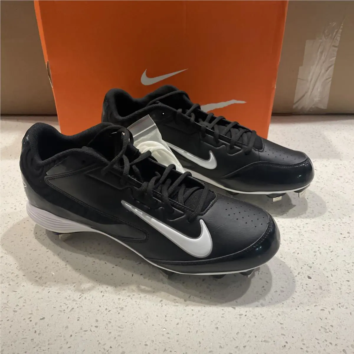 Nike shoes - 615963010 - 615963-010 - Black/White 1