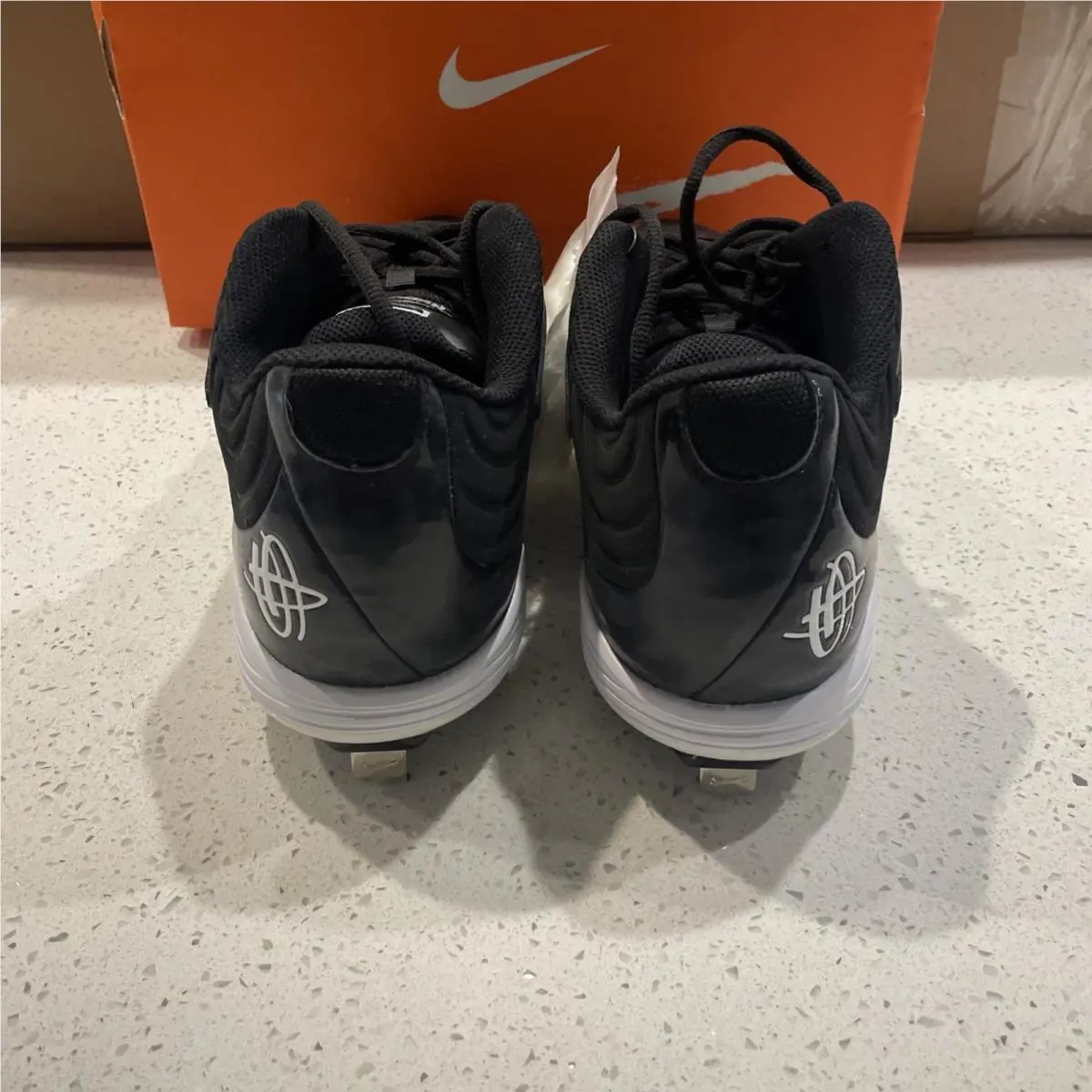 Nike shoes - 615963010 - 615963-010 - Black/White 2