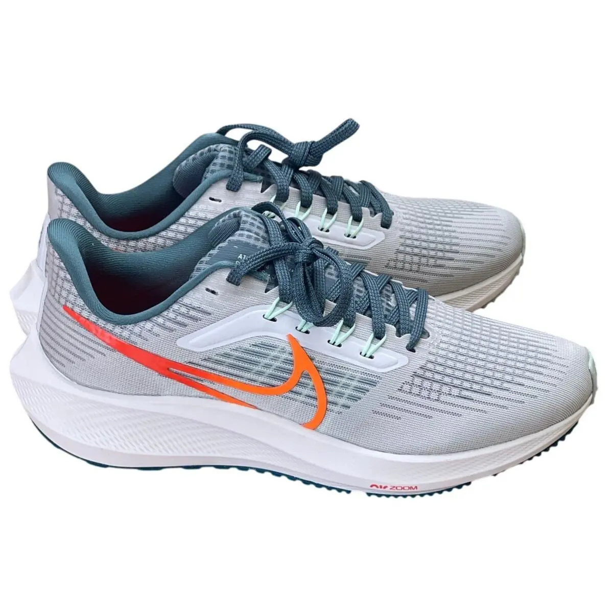 Nike shoes - Silver 3