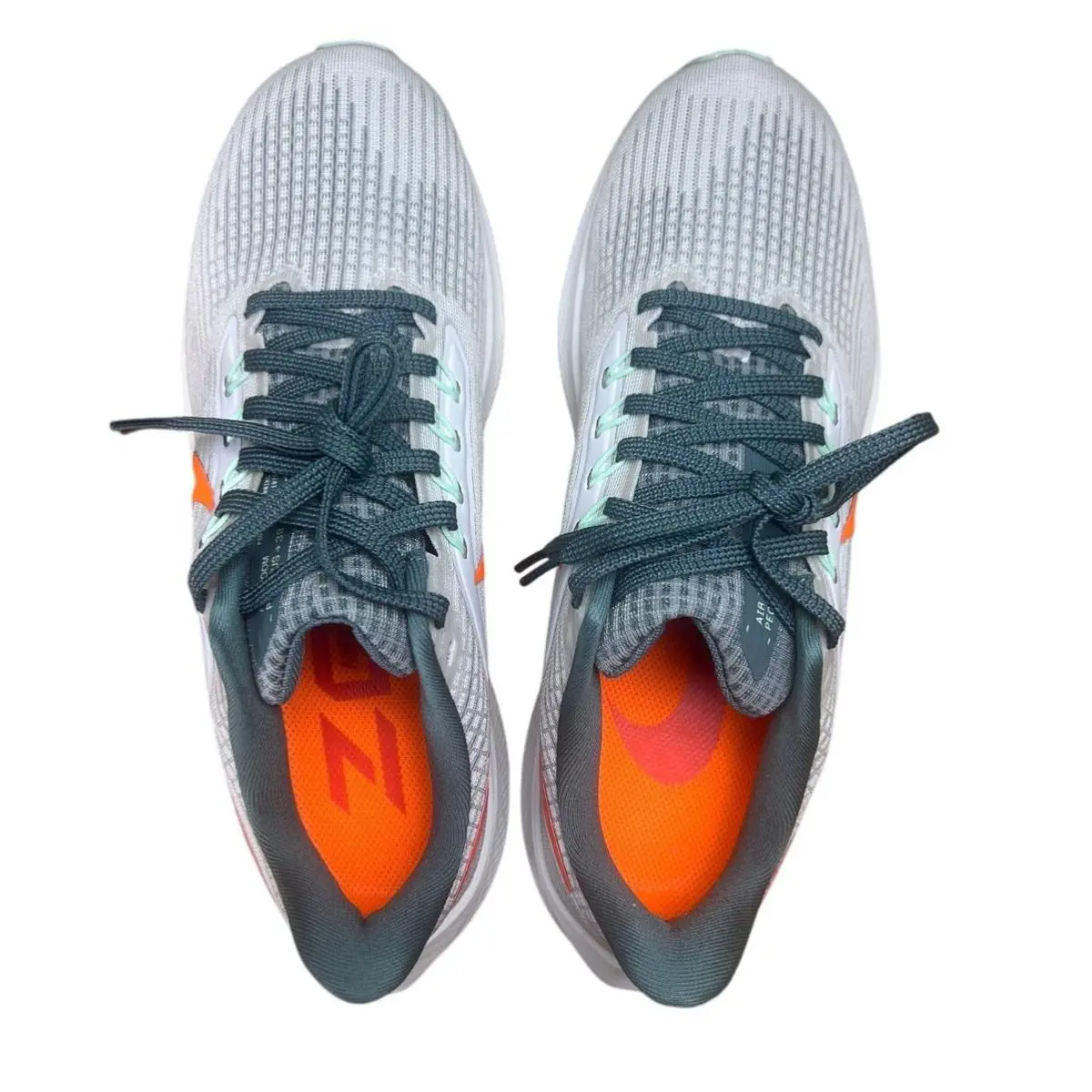 Nike shoes - Silver 4