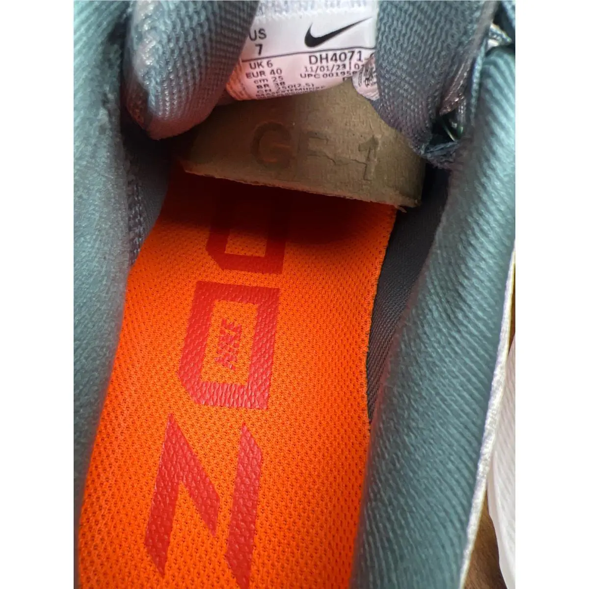 Nike shoes - Silver 5
