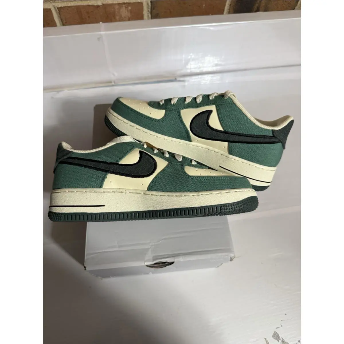 Nike shoes - Nike Air Force 1 LV8 - FN4731 100 - Coconut Milk/Vintage Green 1