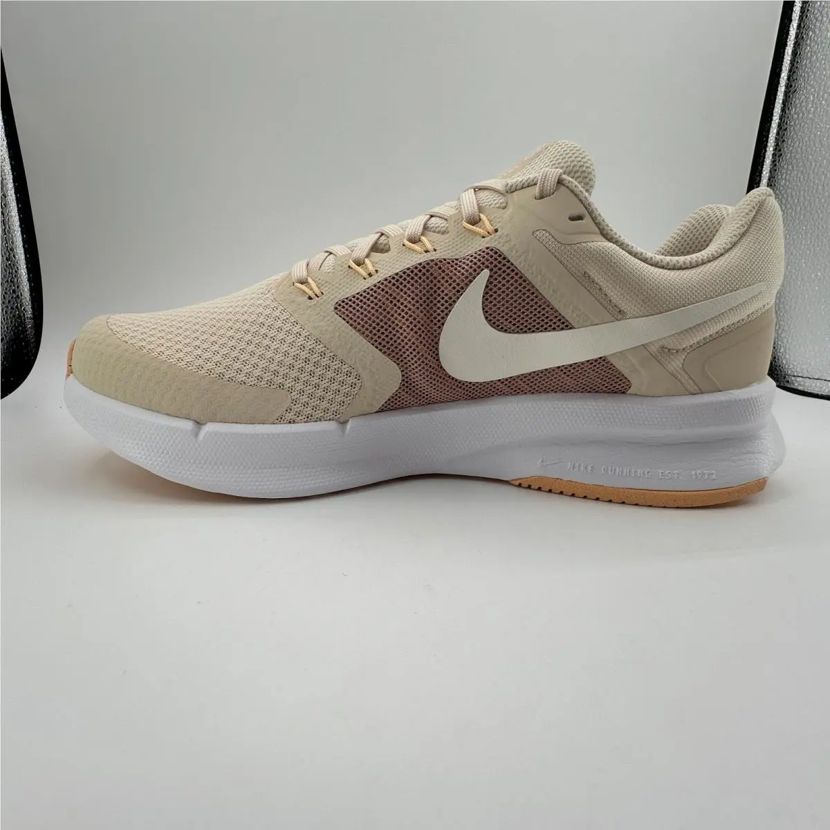Nike shoes - Nike Run Swift 3 - Run Swift - DR2698 107 - Beige 1