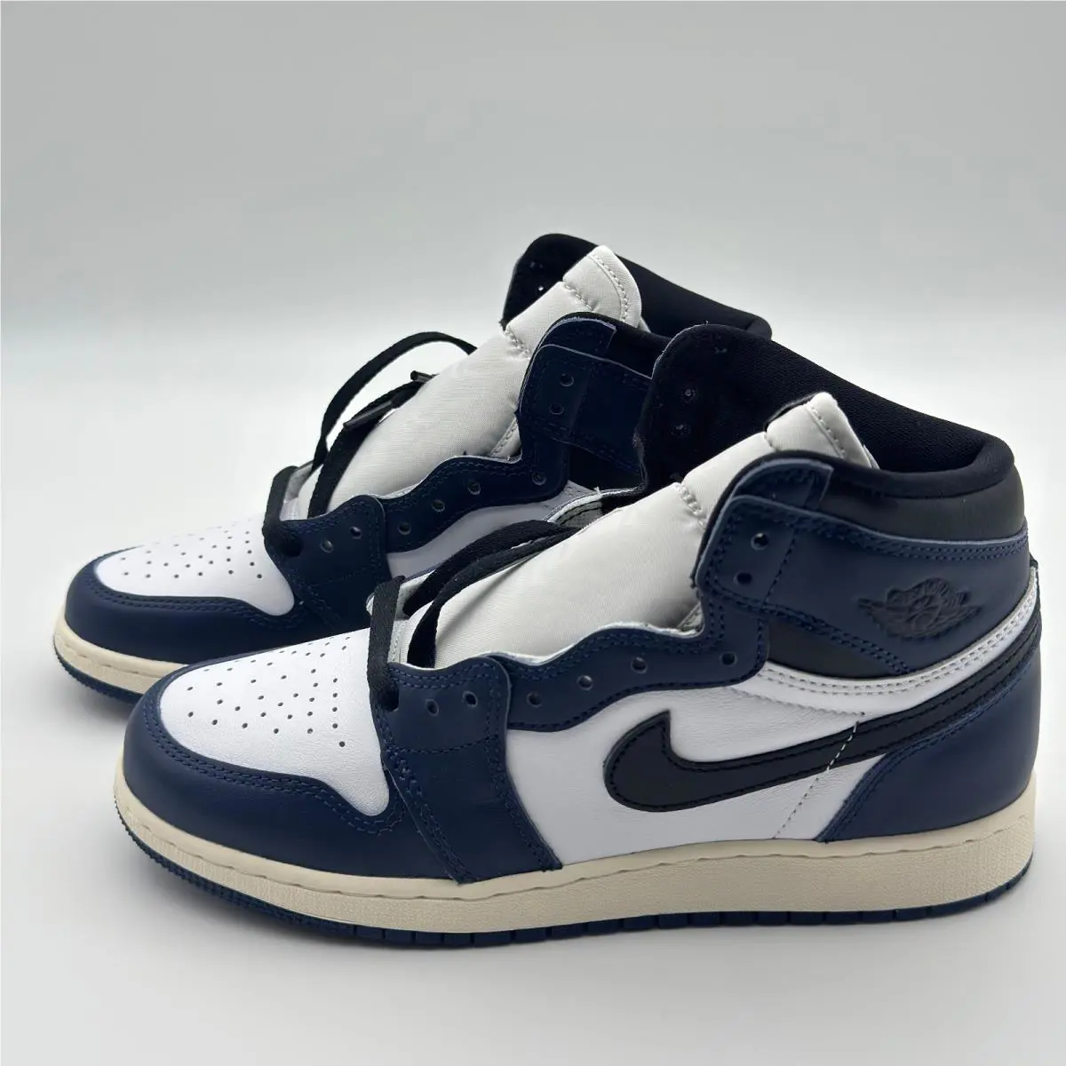 Nike shoes - Air Jordan 1 - Air - Blue 3