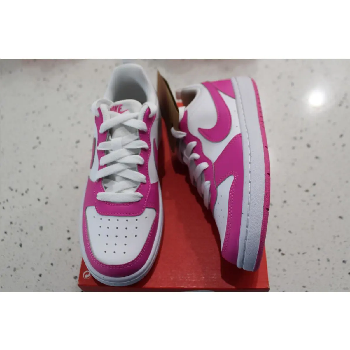 Girls Nike SZ 3.5 Shoes Court Borough
