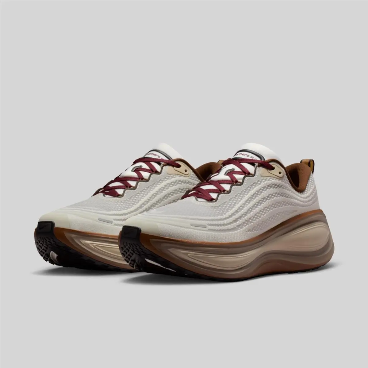 Nike Vomero Plus QS `sail Baroque Brown` IO4482-100 Men`s Size 11 Shoes