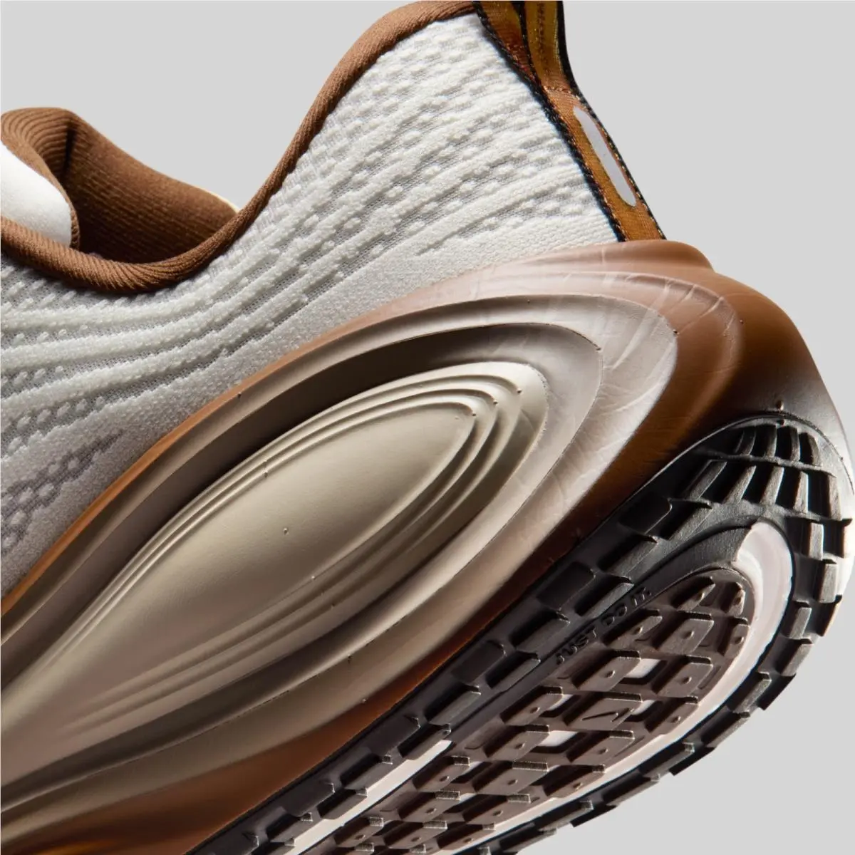 Nike shoes - Nike Vomero Plus - Vomero Plus - IH2268-100 - Brown 6