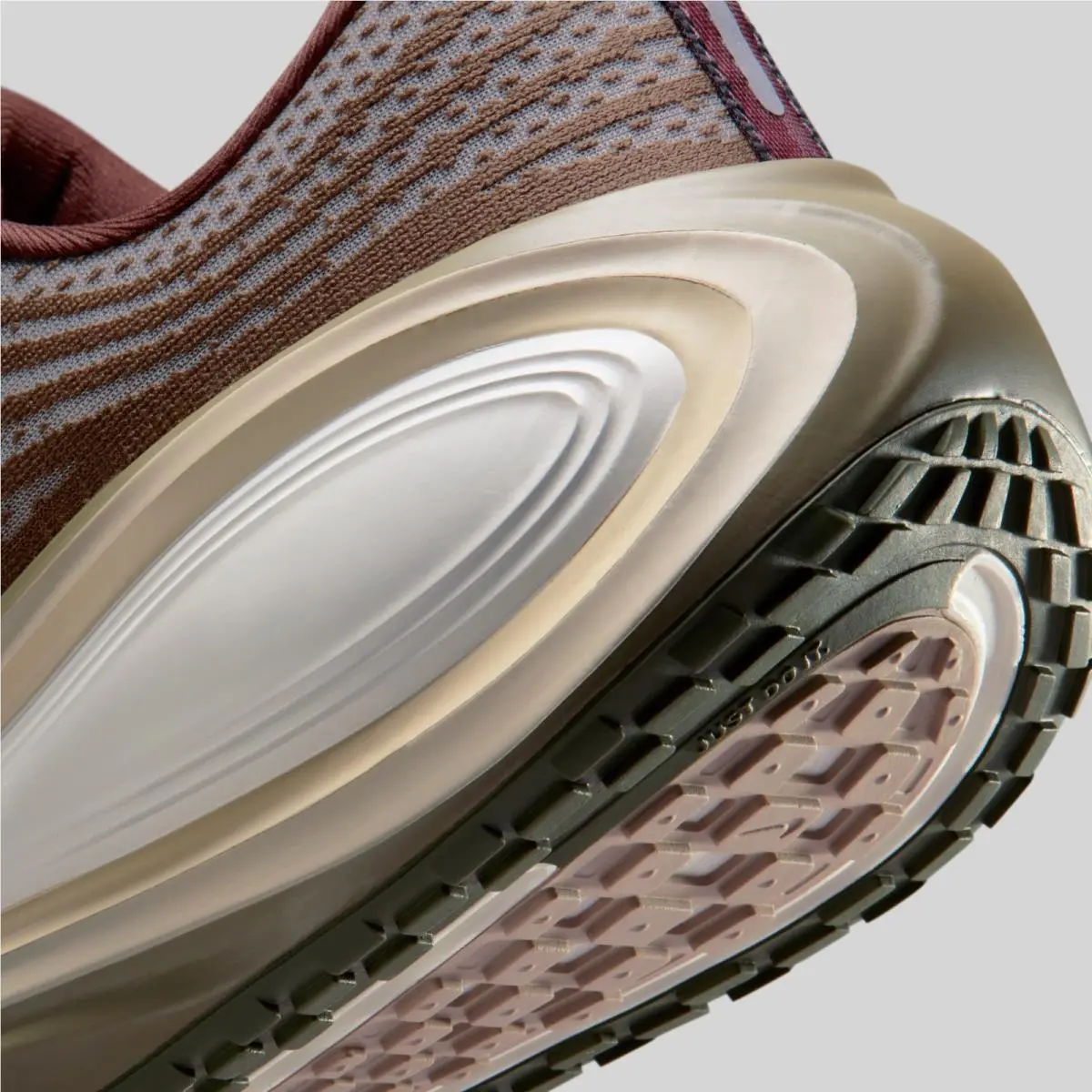 Nike shoes - Nike Vomero Plus - Vomero Plus - IH2268-100 - Brown 6