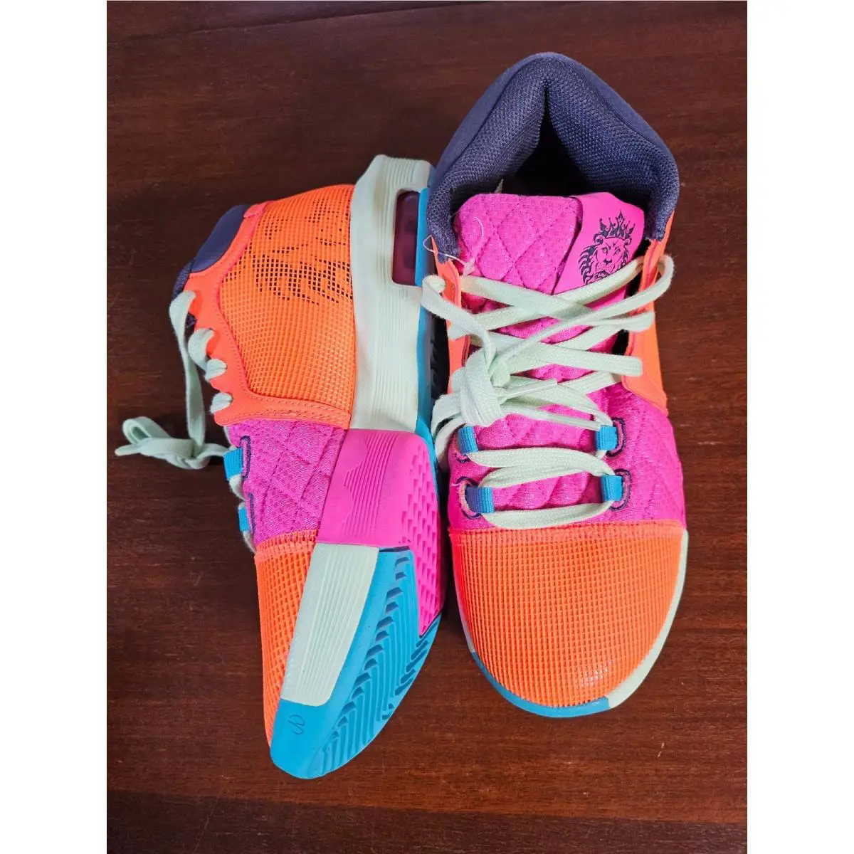 Nike shoes - LeBron Witness 8 - LeBron Witness - Multicolor 3