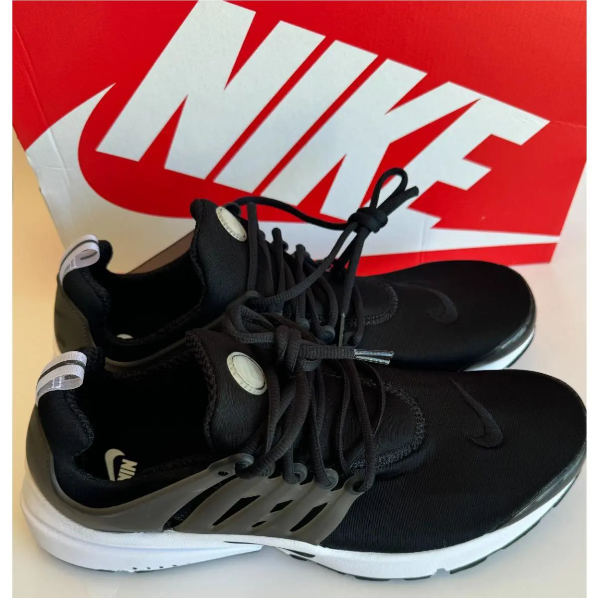 Nike shoes - Black (UPC: 194954847351) 0