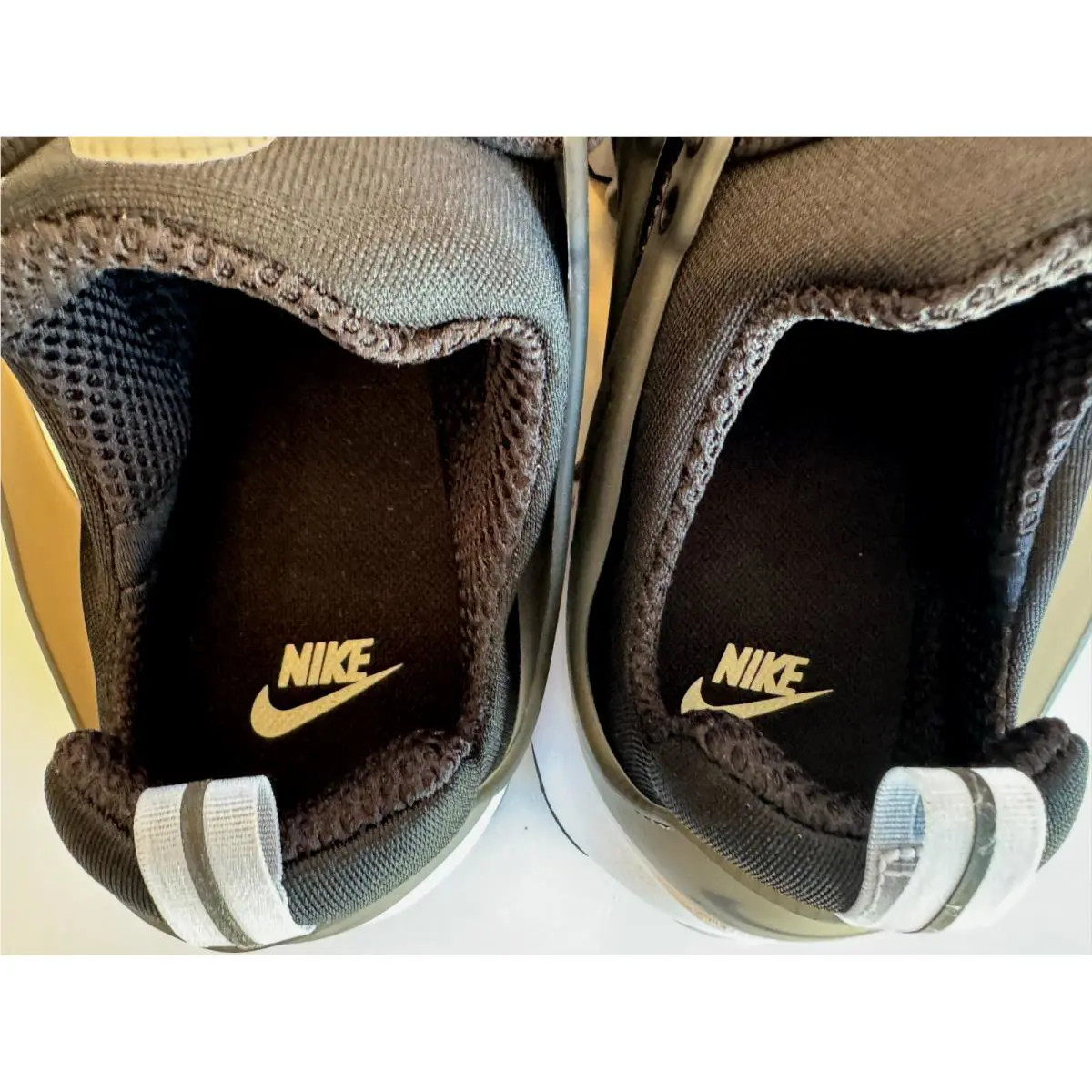 Nike shoes - Black (UPC: 194954847351) 4