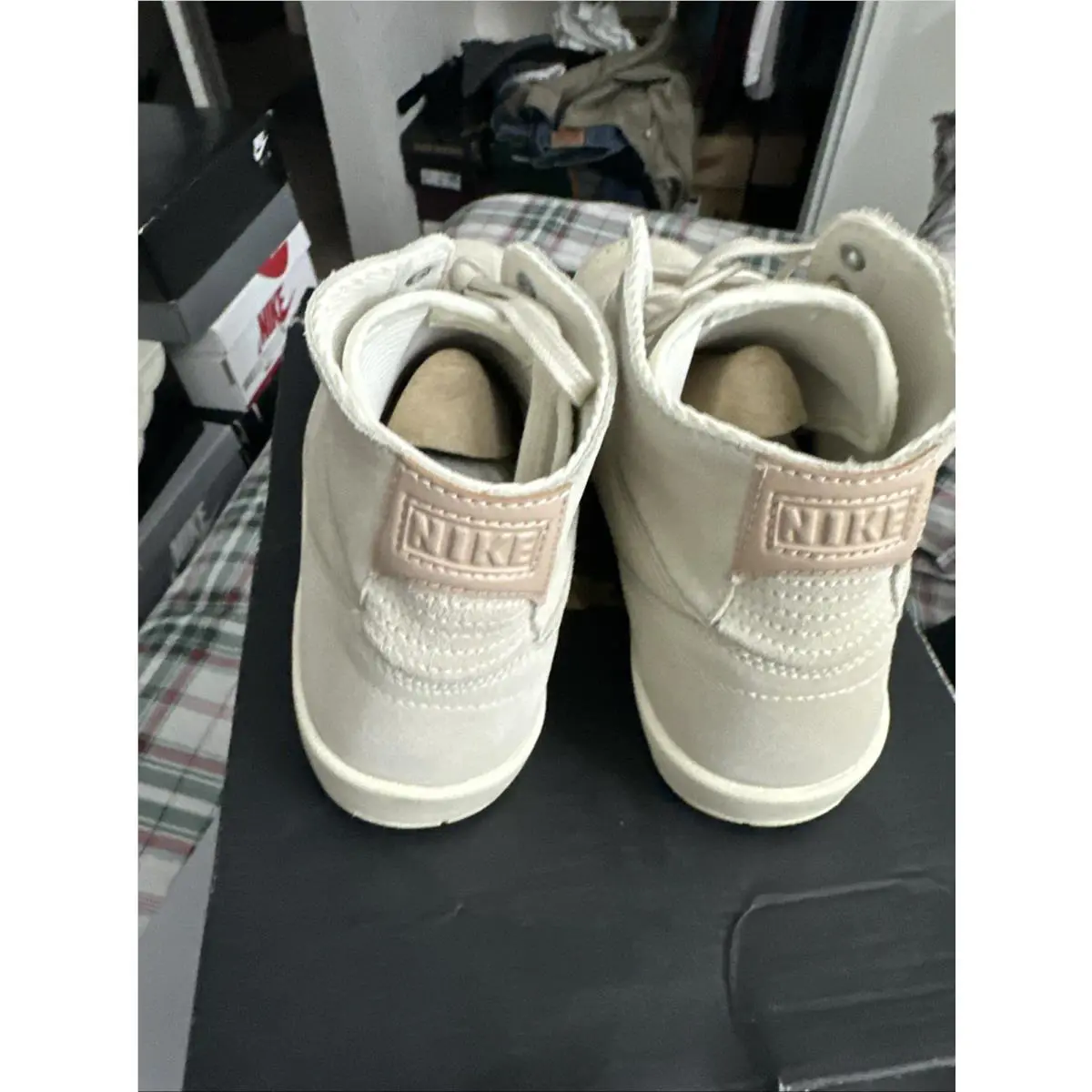 Nike shoes - Decon - Decon - Beige (UPC: 886060821096) 1