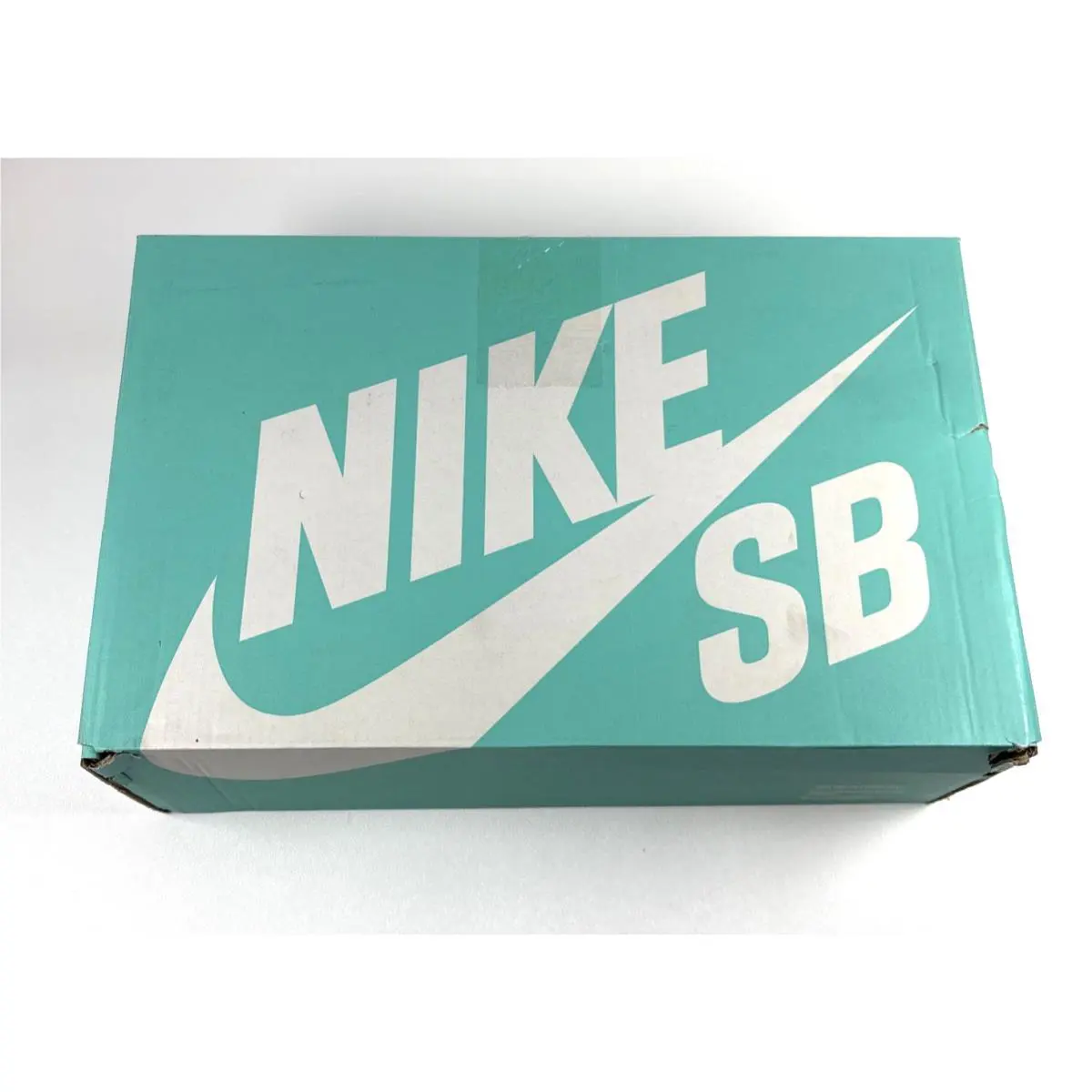 Nike shoes - Summit White and Gym Red 20