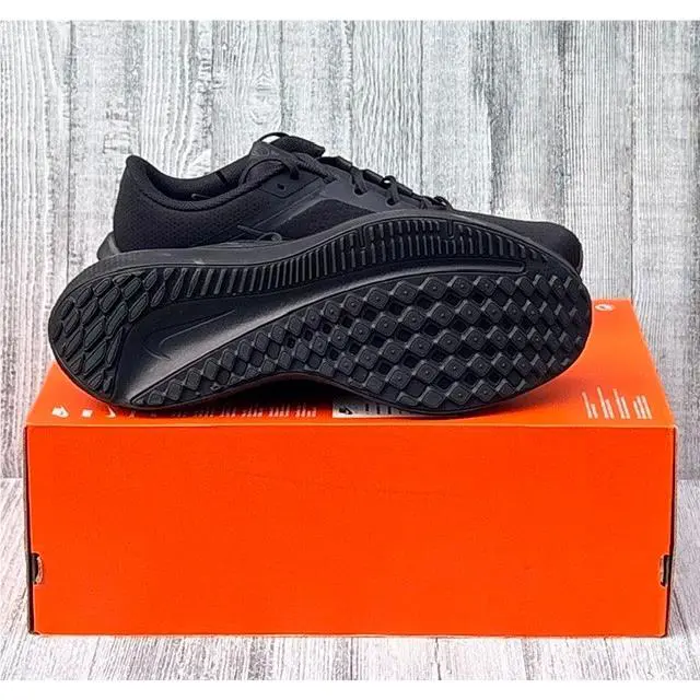 Nike shoes - Black 1