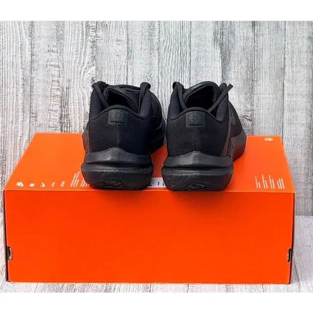Nike shoes - Black 3