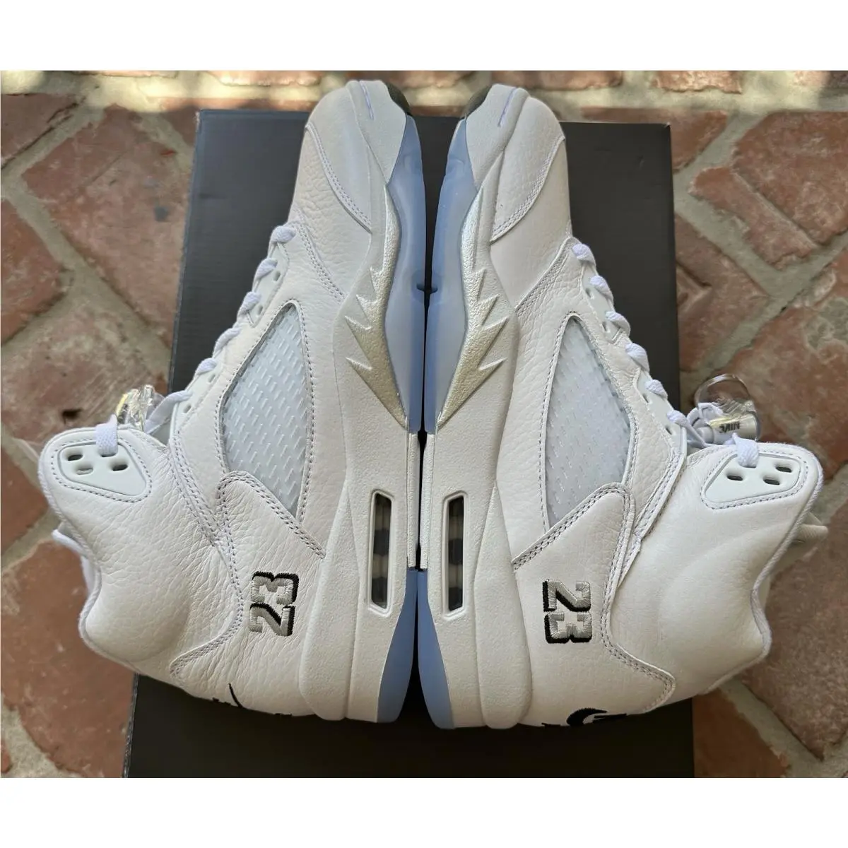 Nike Air Jordan 5 Retro OG White Metallic Sneakers HQ7978 103 Size 10.5