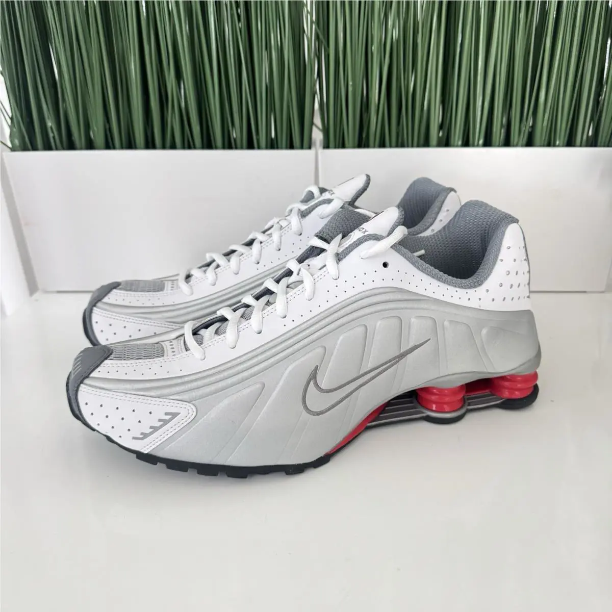 Nike Shox R4 Nby Silver White Red Mens Running Shoes BV1111-100 Size 9.5