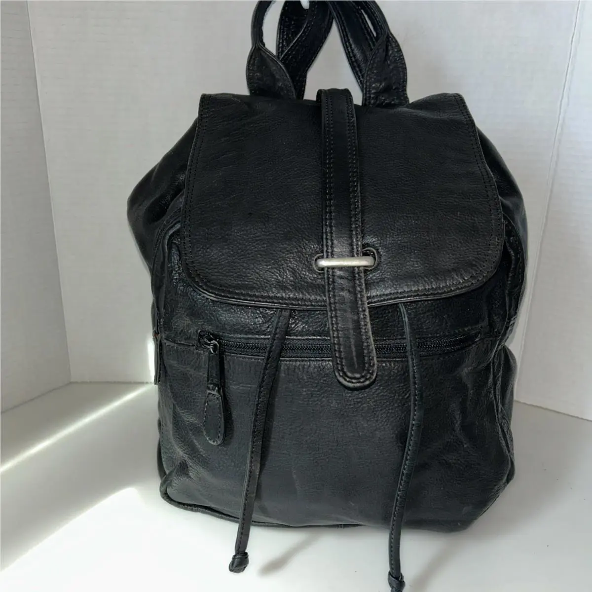 Kenneth Cole Made India Leather Backpack Color Black