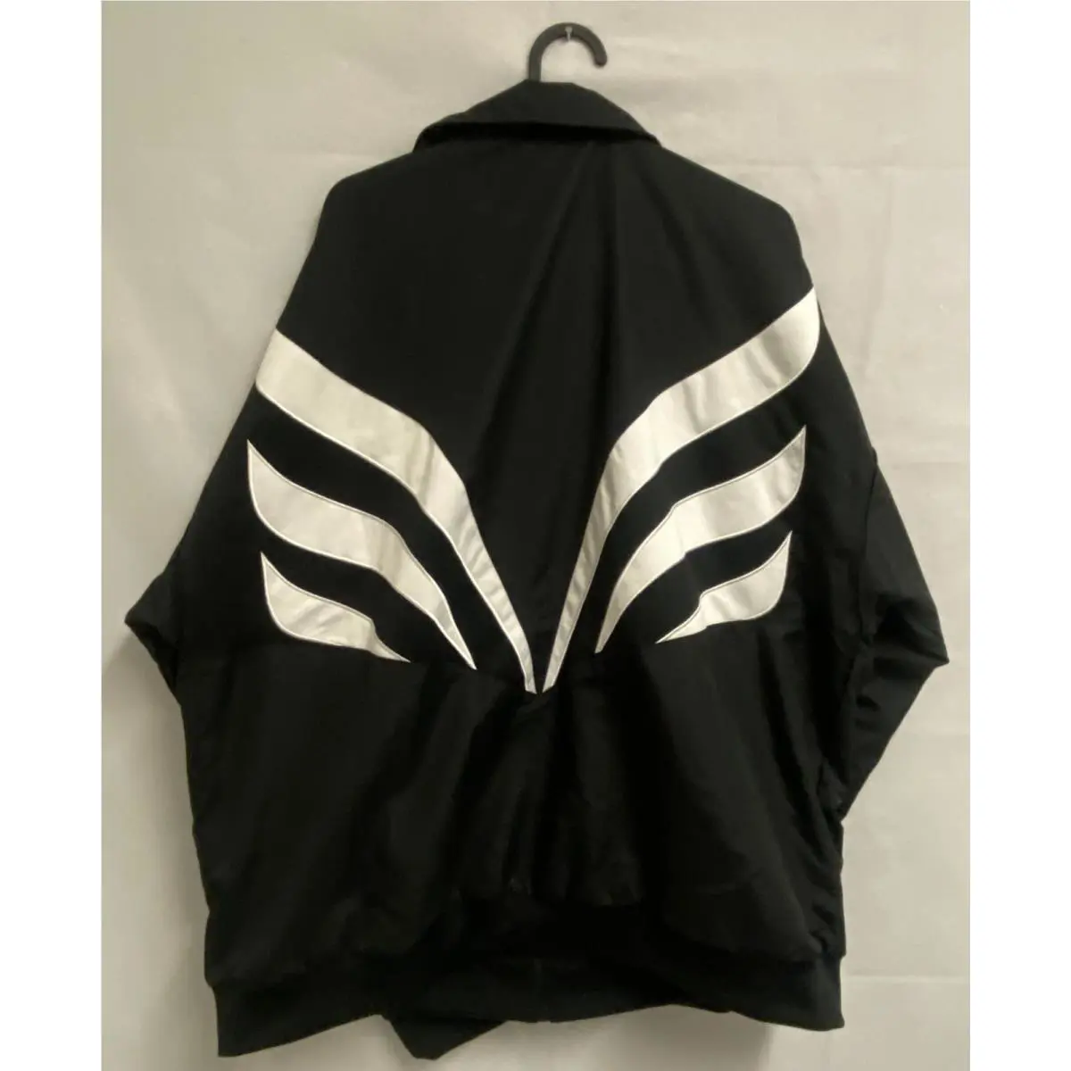 Adidas clothing - RN 88387 CA# 40912 - JC9950 - Black (UPC: 196476872064) 0