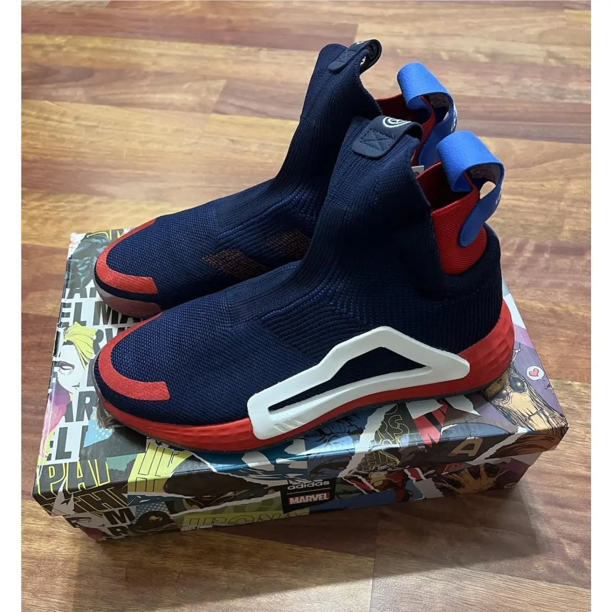 Adidas N3XT L3V3L Captain America Size 8 US w/ Box Marvel Heroes