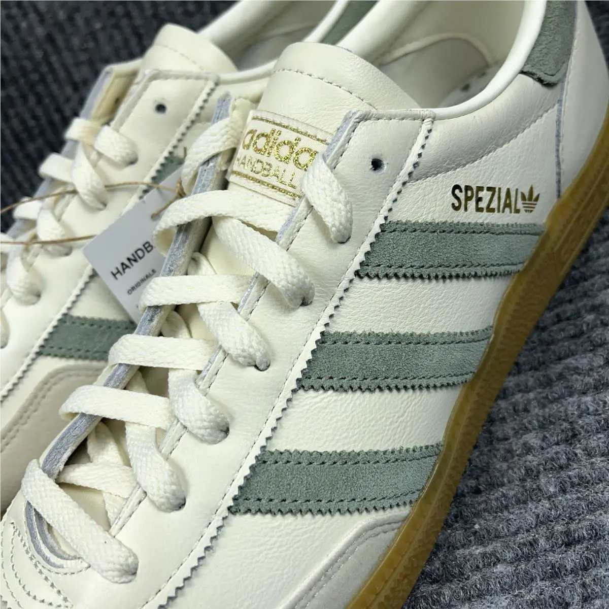 Adidas shoes - adidas Handball Spezial - Handball Spezial - IF9730 - Off White / Silver Green / Gum 3