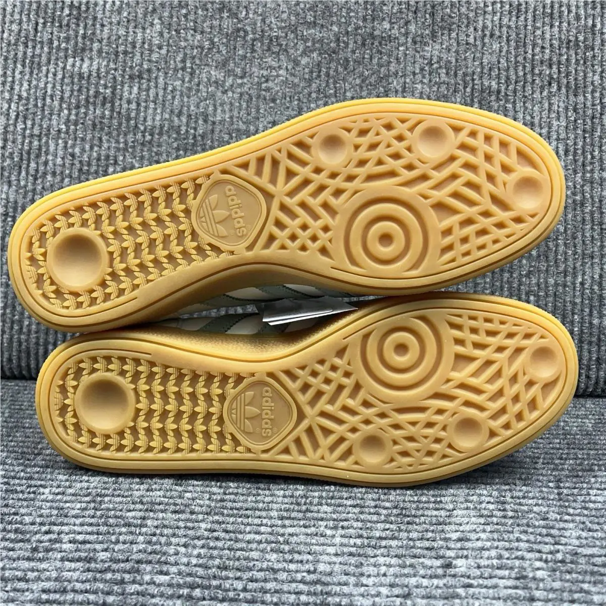 Adidas shoes - adidas Handball Spezial - Handball Spezial - IF9730 - Off White / Silver Green / Gum 7