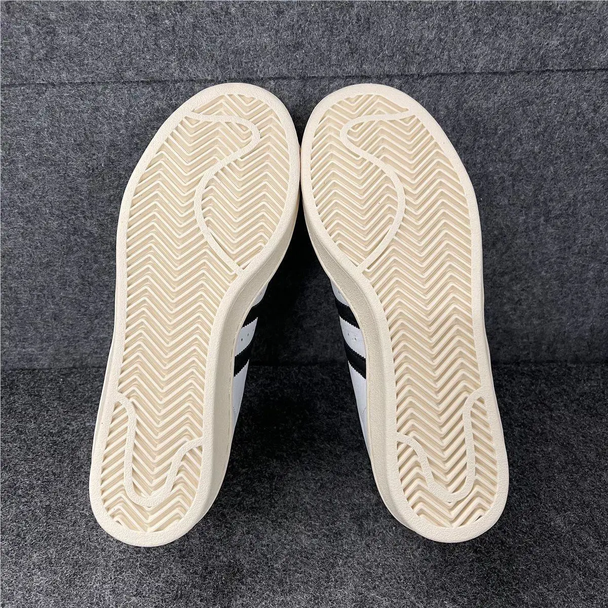 Adidas shoes - VS189573 - vs-189573 - White (UPC: 197620886548) 0